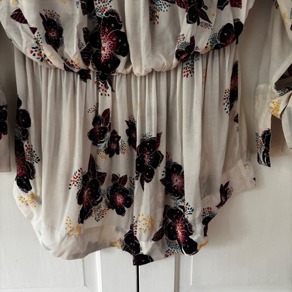 Free People Tuscan Dreams Tunic Size Small Flowy Floral Boho Bohemian Blouse EUC - Picture 12 of 13